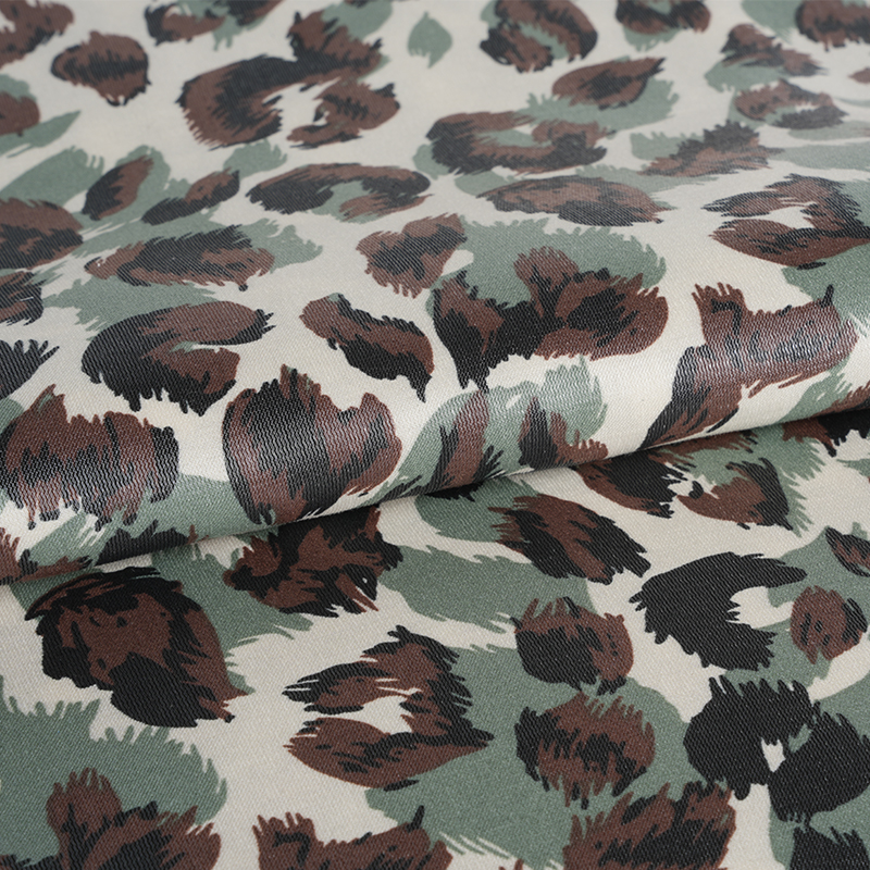 20D*21S Kalınlaşmış Altın Pamuk Üç Renk Leopar Baskı Kumaş