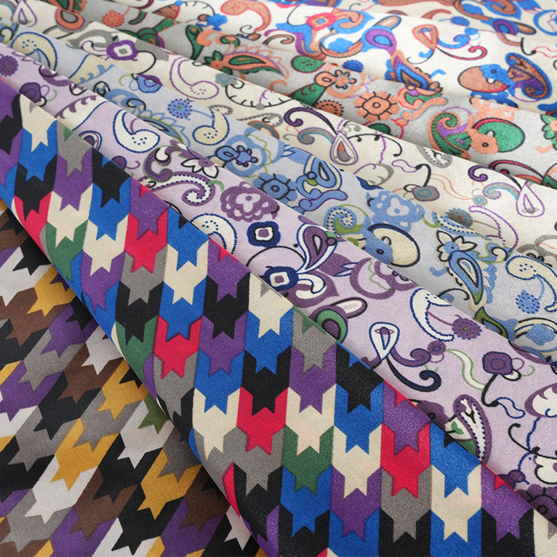 Polyester 50*75 Bükümlü Saten Geometrik Saten Baskı Kumaşı