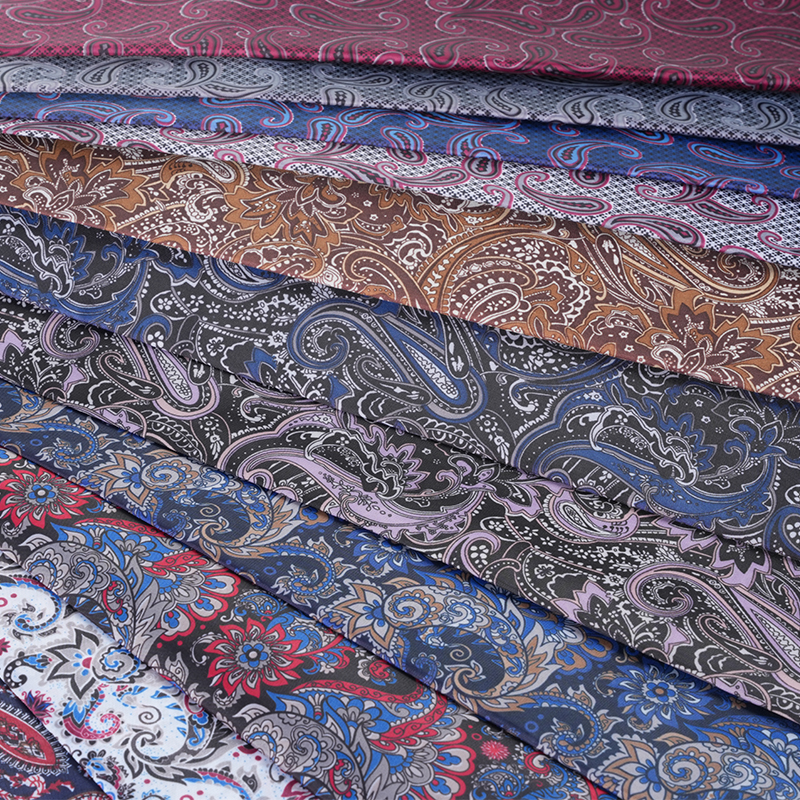 190T Polyester Tafta At Kuyruğu Çam Yaprağı Baskı Kumaş